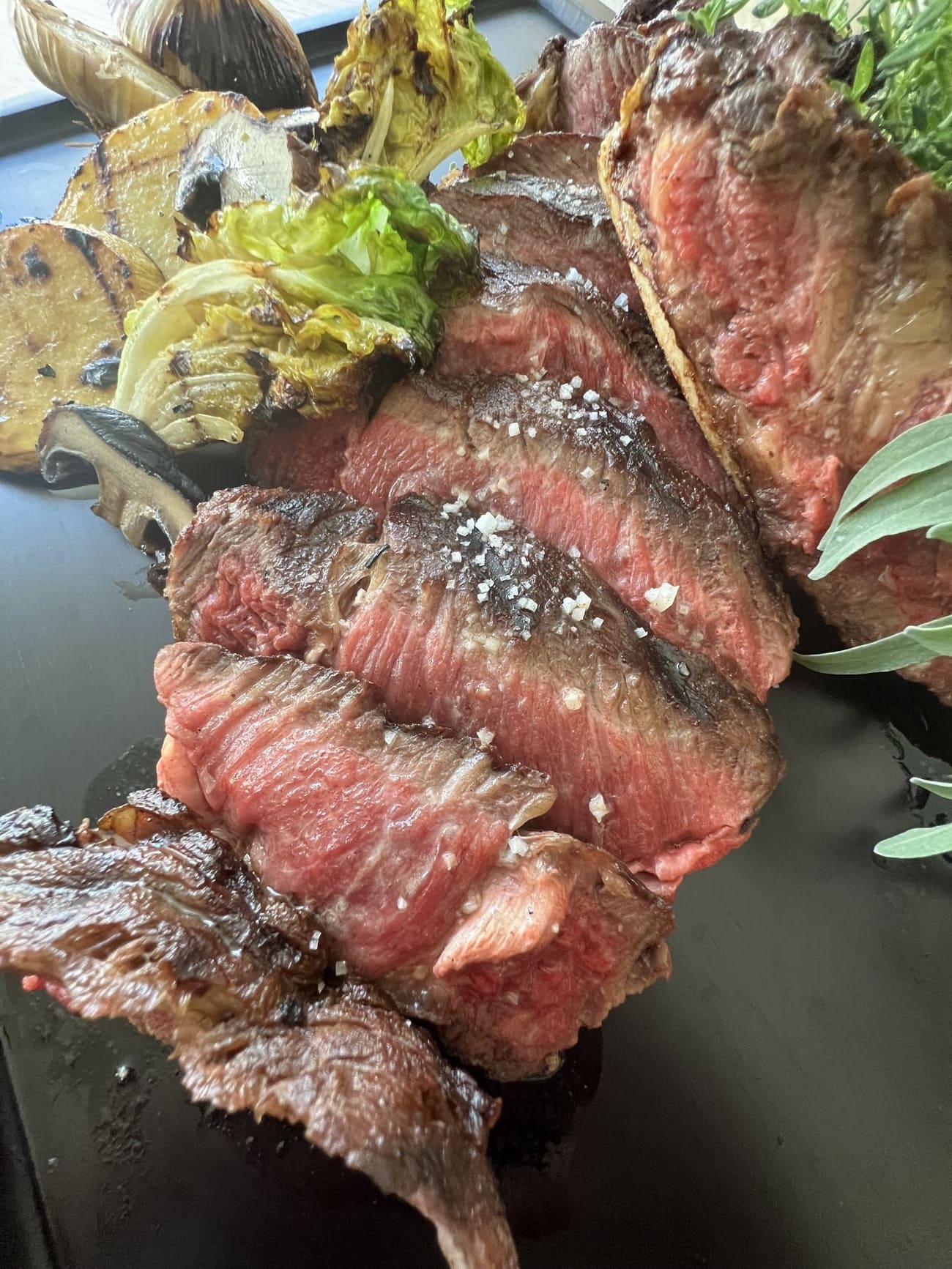Une viande maraîchère élaborée dans l'Hôtel Le Mosaïque avec un cornet Josper HJX PRO M120T