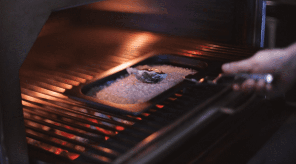 Ostra asada en un Josper του Albert Adrià