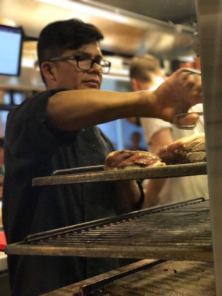 Τέλειο ψητό κρέας στο Pura Brasa Singapore