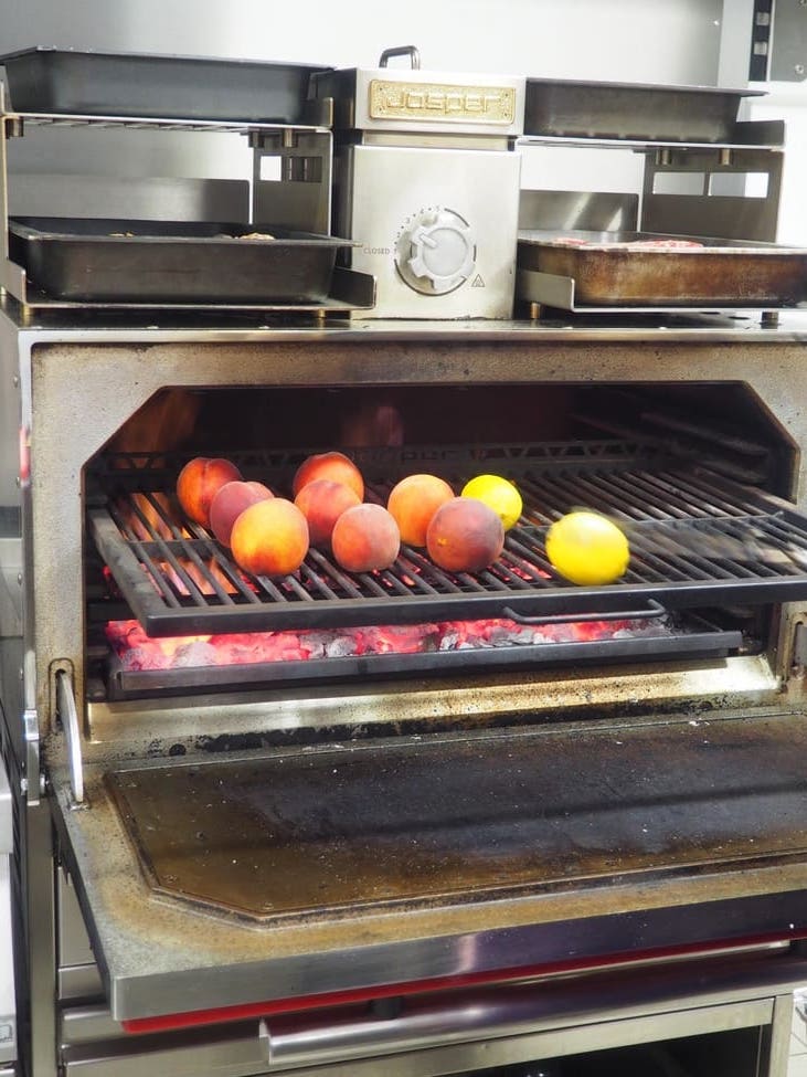 Melocotones al horno Josper